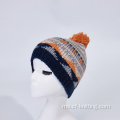 Topi beanie rajutan wanita dalam stok